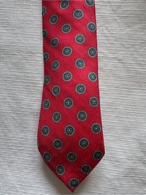 Frame Denim Red Silk Tie with Navy Medallion Pattern